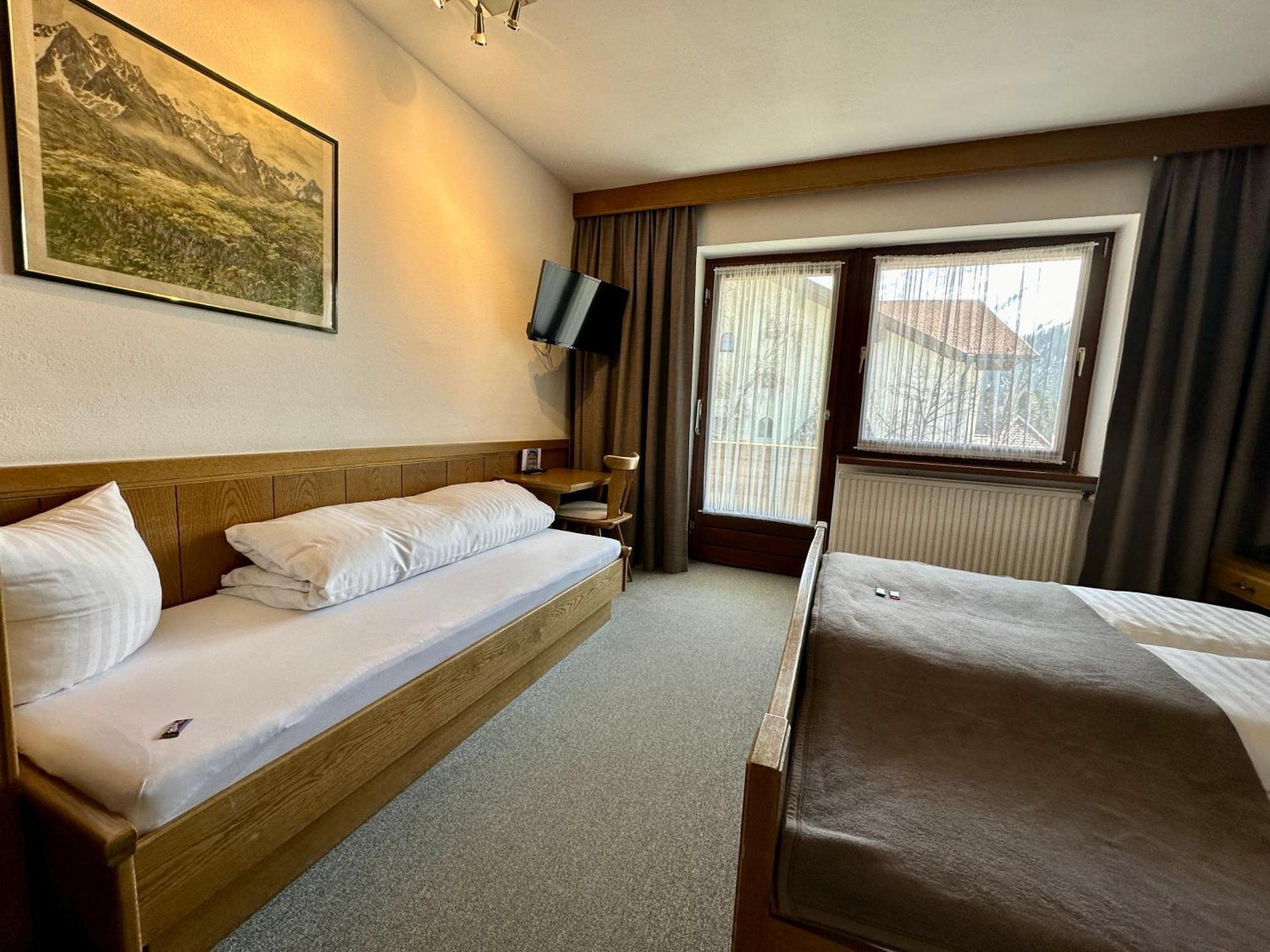 Hotel Zirbenhof Sankt Leonhard im Pitztal Chambre photo