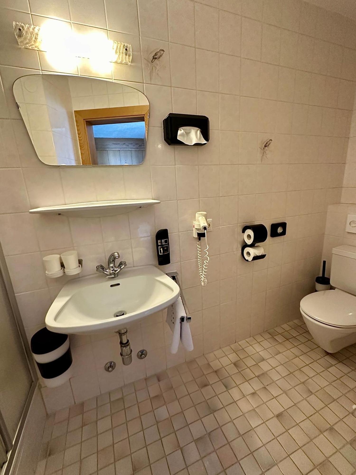 Hotel Zirbenhof Sankt Leonhard im Pitztal Chambre photo